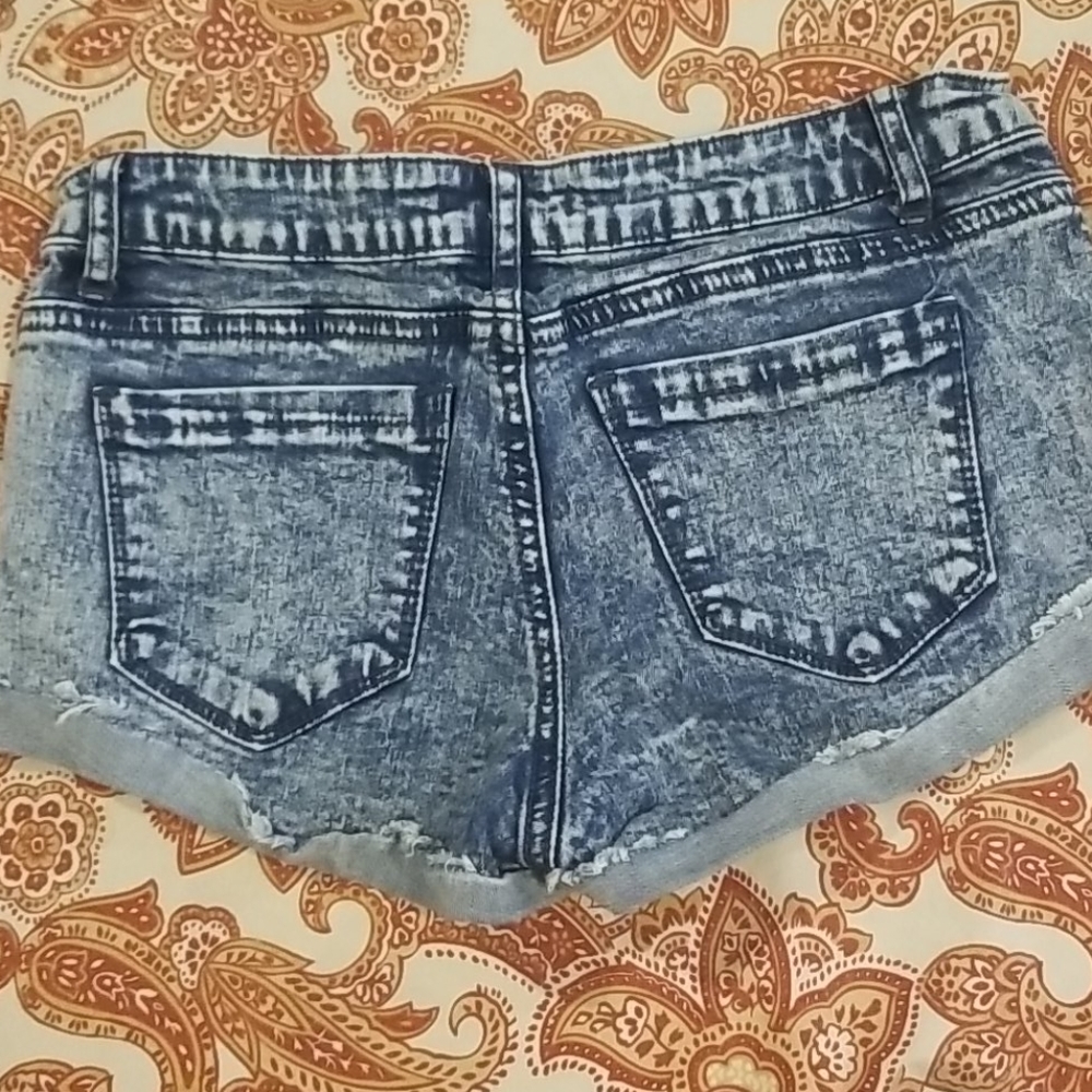 Forever 21 jean shorts - Picture 3 of 3